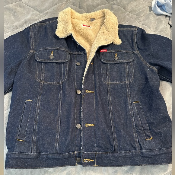Wrangler Other - Wrangler lined Jean jacket
